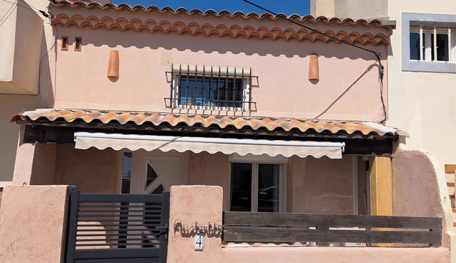 1 bedroom private vacation home in martigues