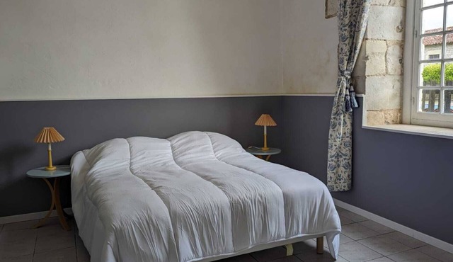 1 Bedroom Private vacation home in Chalais