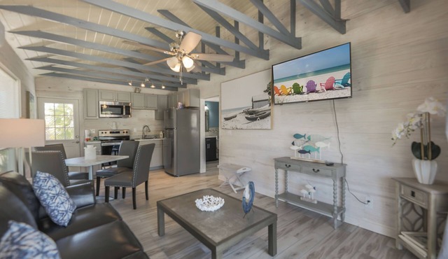 1-bedroom second floor Captiva Suite, walking distance to beach