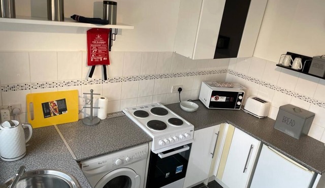 1- Bedroom Semi-detached Chalet Uddingston Glasgow