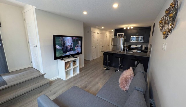 1-Bedroom + Sofa Bed - Private Condo Suite Seton