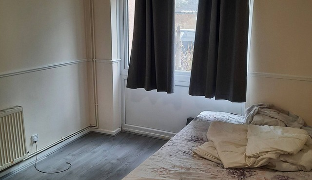 1 bedroom spacious and cozy. Enfield, Lincoln Rd, North London.Next to cineworld