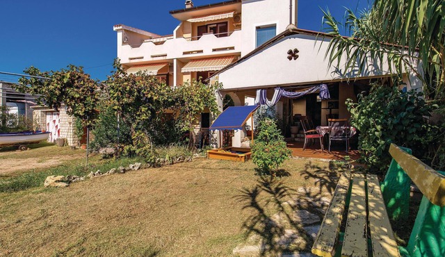 1 bedroom stunning apartment in Dinjiska