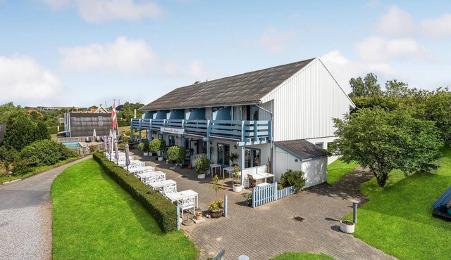 1 bedroom stunning apartment in Knebel