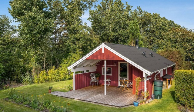 1 bedroom stunning home in Hovborg