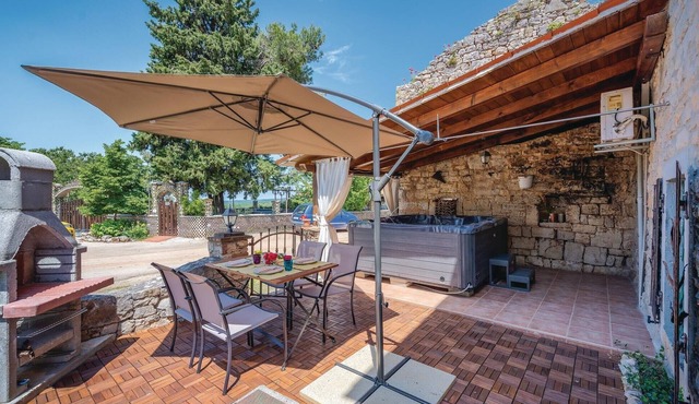 1 bedroom stunning home in Bacva