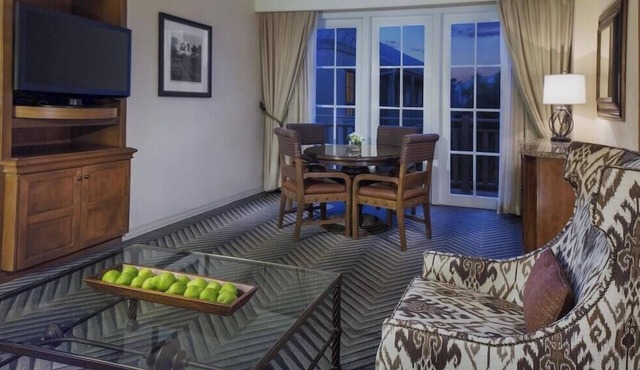 1-Bedroom Suite at a 4⭐️ Hotel