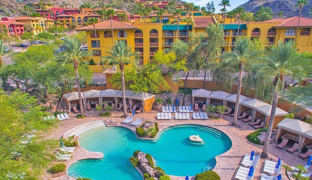 1 Bedroom Suite + Balcony | Golf Course + Pools