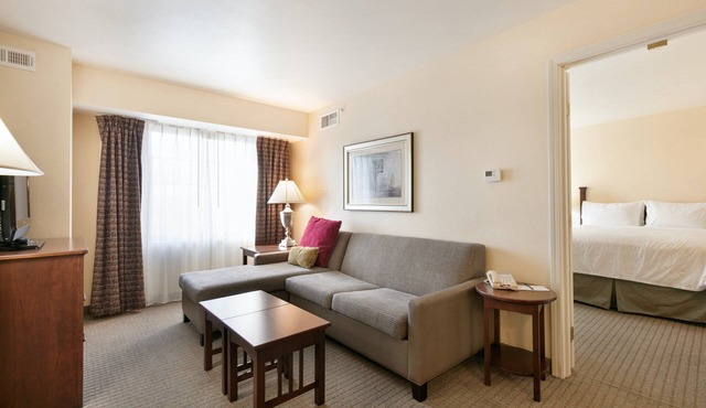1 Bedroom Suite | FREE Breakfast + Laptop-friendly
