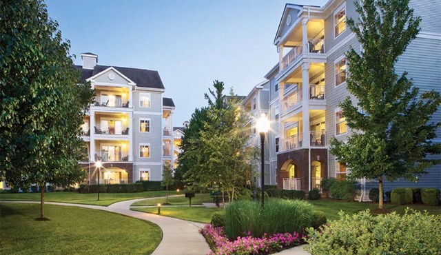 1 Bedroom Suite w/Mini Kitchen in Nashville!