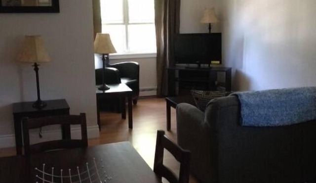 1 bedroom suite with downtown convenience