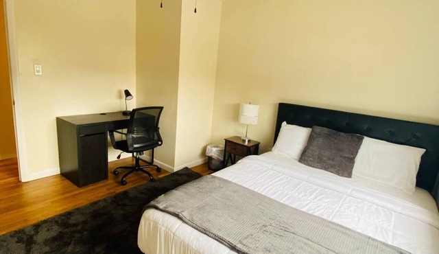 1 Bedroom Terrace view Quiet Neighborhood shared bathroom living room,kitchen #3