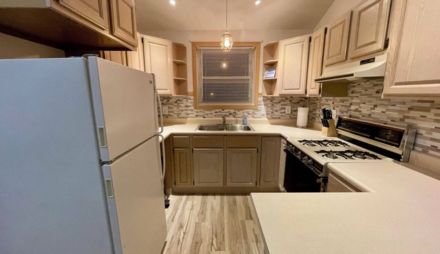 1 bedroom upper apartment - Just remodeled