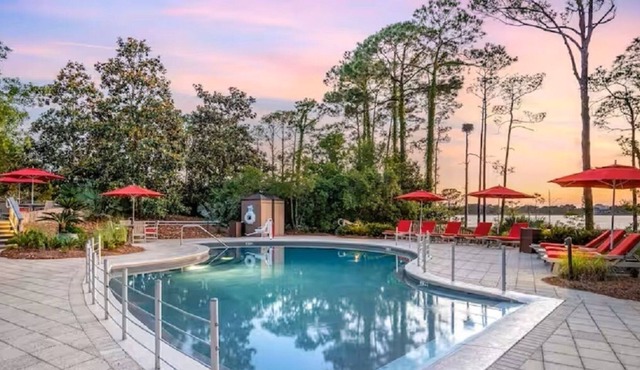 1 Bedroom Vacation Condo-Bay View with Balcony!