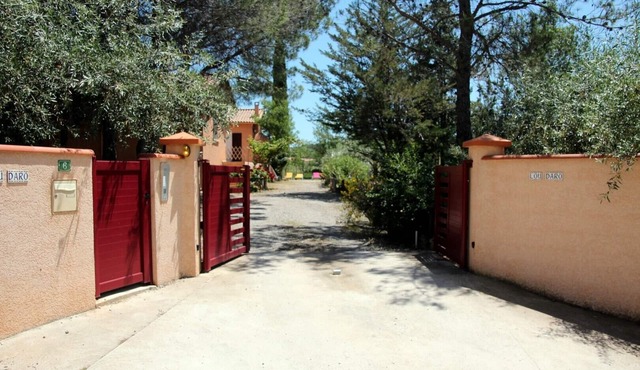 1 bedroom villas fully air conditioned with shared, heated and covered swimming pool