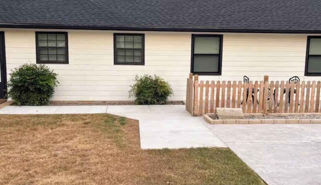 1 bedroom w2 beds 1bath 1story 4mi from HighportMarina Pottsboro AC WIFI, quiet