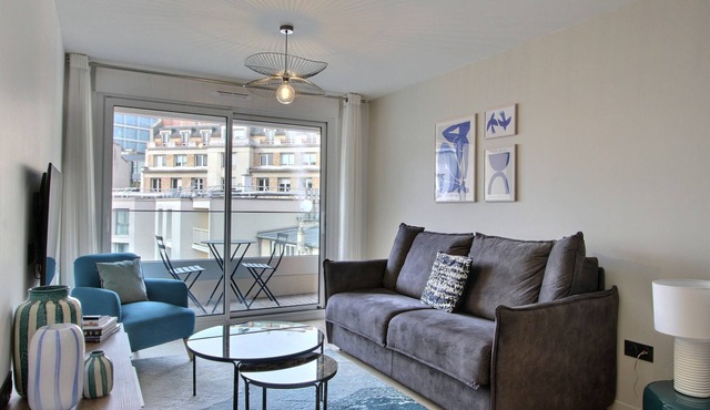 1 bedroom with A/C in a new building close to the Eiffel Tower