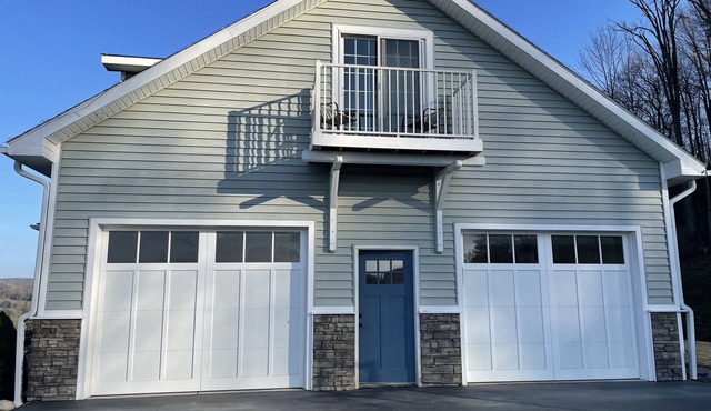 1 Bedroom with a country view