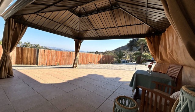1 bedroom with private entrance and restroomi in enjoyable Escondido