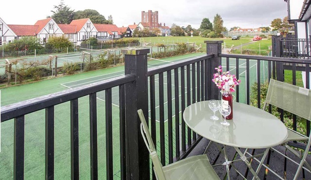 1 Bell Lodge - sleeps 8 guests in 3 bedrooms