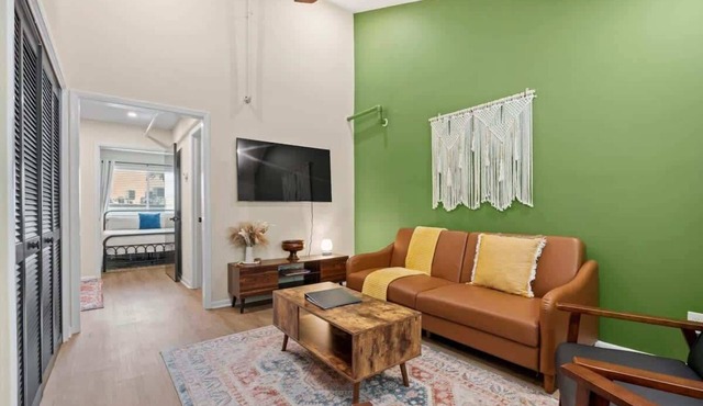 1 Block from AB Town Center: The Coquina House 4