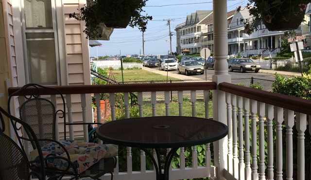 1-Block to Beach - 1 Bdrm, 1st flr unit in historic Victorian home of OceanGrove