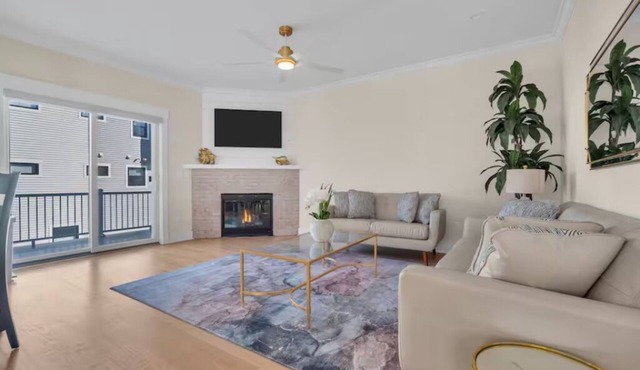 1 Block to Beach with Linens + Towels and Coffee Included