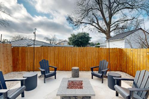 1 Block to Botanical Garden! San Antonio Escape