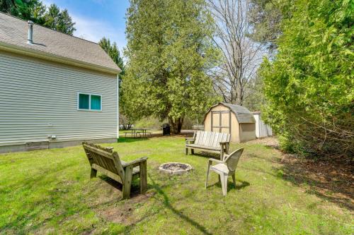 1 Block to Lake Huron Beach! Peaceful Shore House