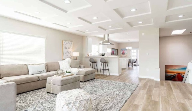 1 Block to Sand Stylish 3BR Contemporary Home