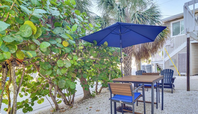 1 Block to Sunset Beach: Dog-Friendly Family Home
