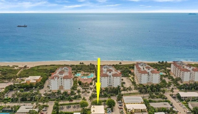 1 Block to the BEACH! King Beds! BBQ!