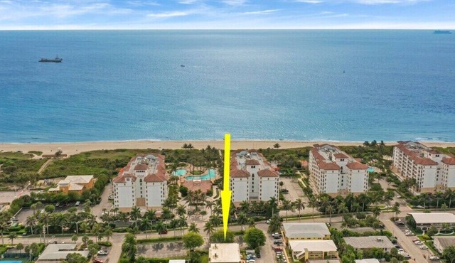 1 Block to the BEACH! HOT TUB! King Beds! Spacious