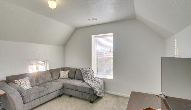 1 Block to Town! Convenient Logan Apartment