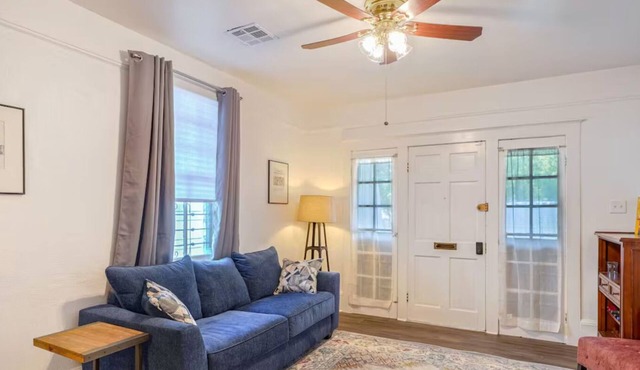 1 block to Trolley, Short walk to Historic Cemeteries, Clean, Coffee Bar