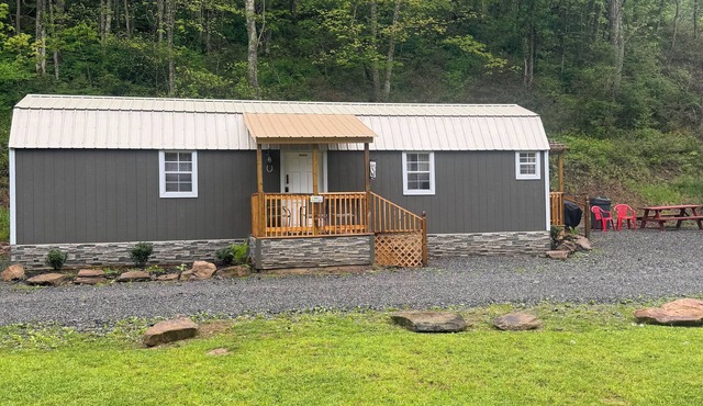 1 BR/1BR Lofted Cabin West Virginia Hatfield McCoy ATV Trails