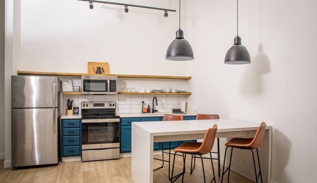 1-BR Apt in Boutique Hotel Downtown