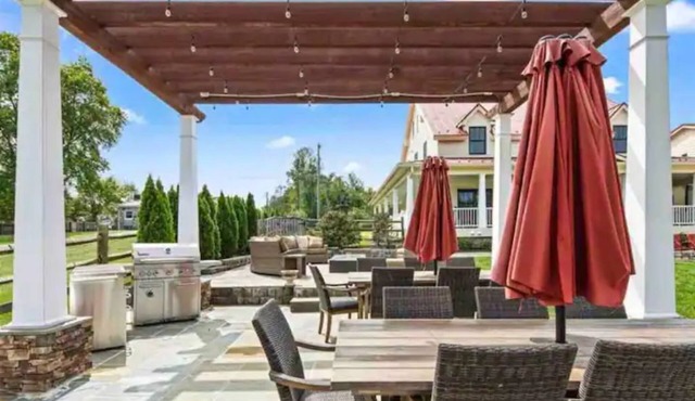 1 BR barn with custom game room and amazing outdoor space! Swimming pool!