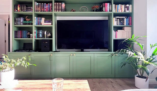 1 BR Flat w/Free Parking – 10 min to Colliers Wood