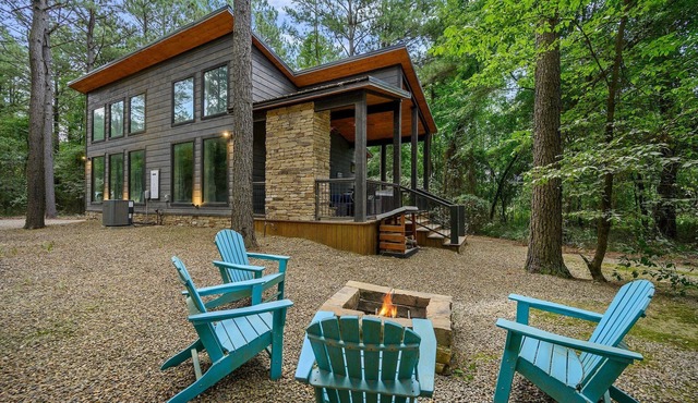 1 BR in Heart of Hochatown - Pet Friendly W/Firewood Provided & EV Outlet
