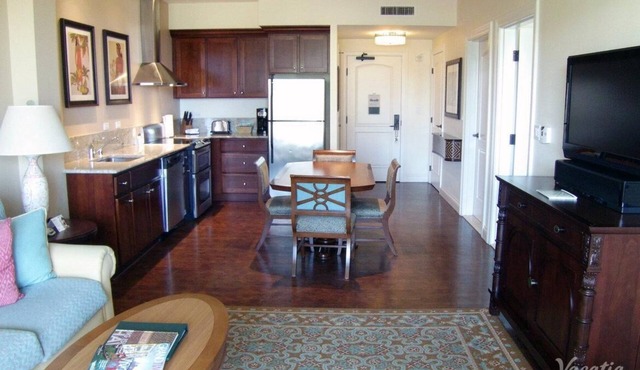 1 BR Minutes from Beach Sleeps 4