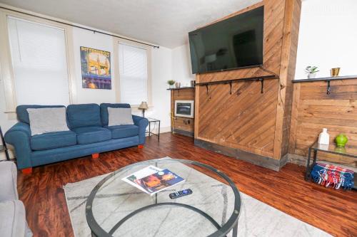 1 BR - Parking - Amazing View Nearby!
