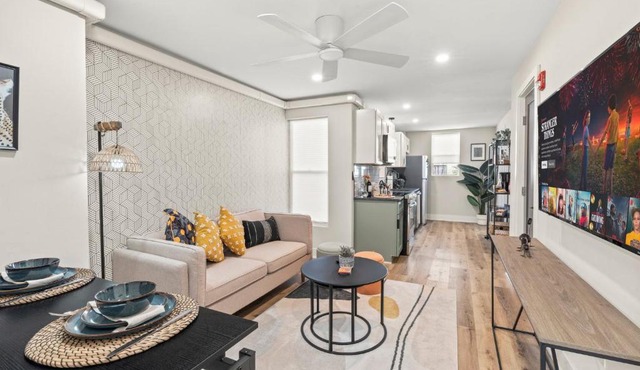 1 BR Passyunk Ave Stunner- Perfect Location