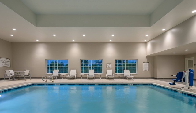 1 BR Suite w/2 Queens, Sofa Bed, Hillsboro OR