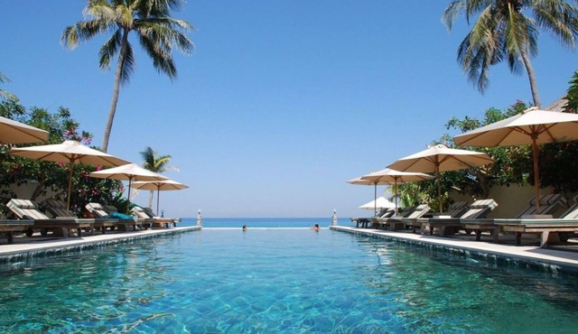 1 BR Villa few steps from the sandy beach