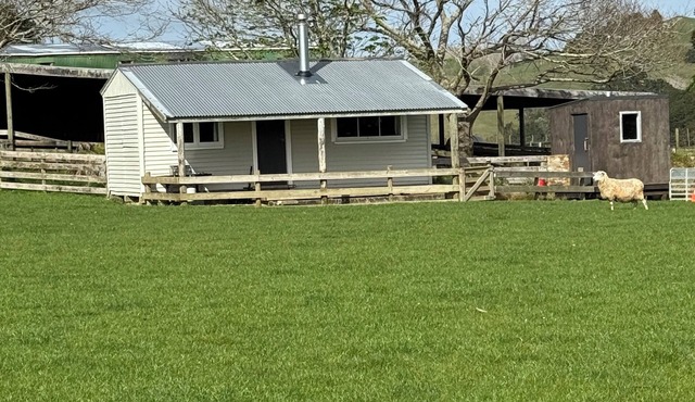 1 brm cabin/farmstay on 1100 acres in the peaceful country side of Glen Murray.