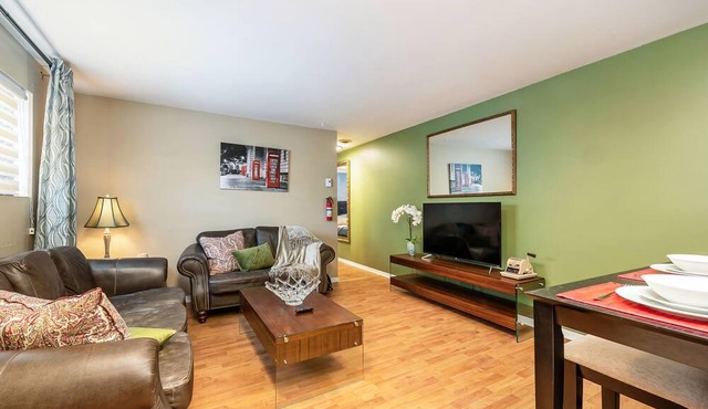 1 - CHIC DESIGNER LOVELY BEAUTIFUL COZY FLAT 1BDR