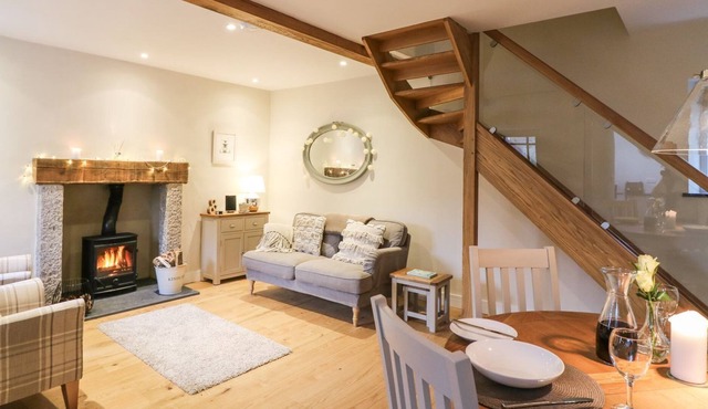 1 CHURCH COTTAGES, pet friendly, luxury holiday cottage in Okehampton
