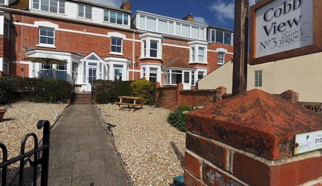 1 COBB VIEW, family friendly, character holiday cottage in Lyme Regis