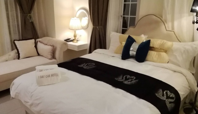 1 Day Car Hotel Station 18